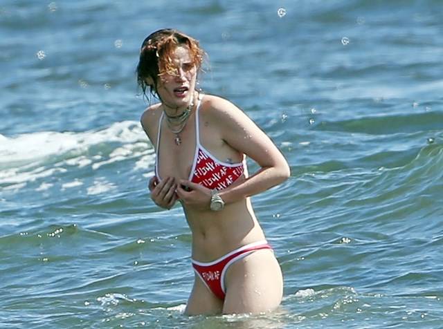Ups! Bella Thorne przypadkowo pokazała ZA DUŻO!