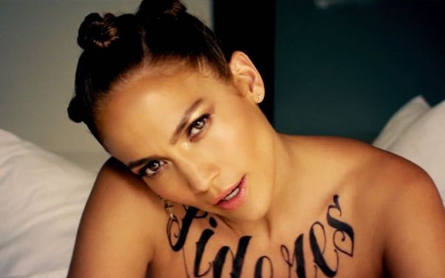 Jennifer Lopez w teledysku Follow The Leader (VIDEO)