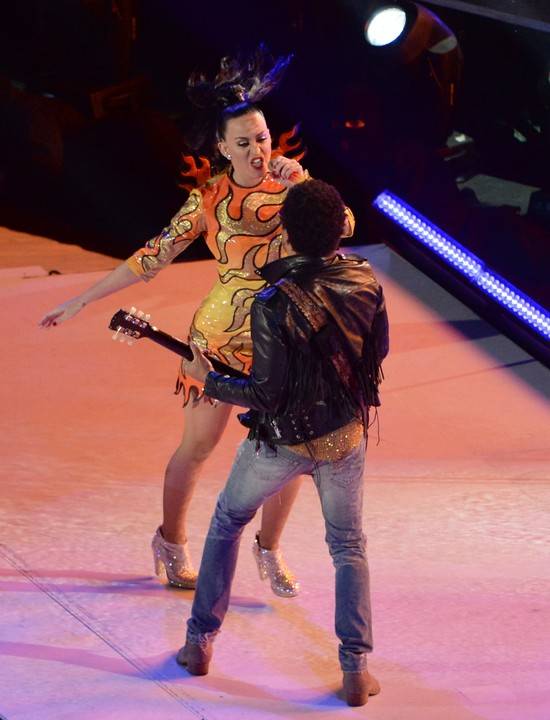 Katy Perry podczas swojego występu na Super Bowl 2015