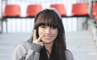 Nowa płyta Ewy Farny – EWAkuacja POSŁUCHAJ