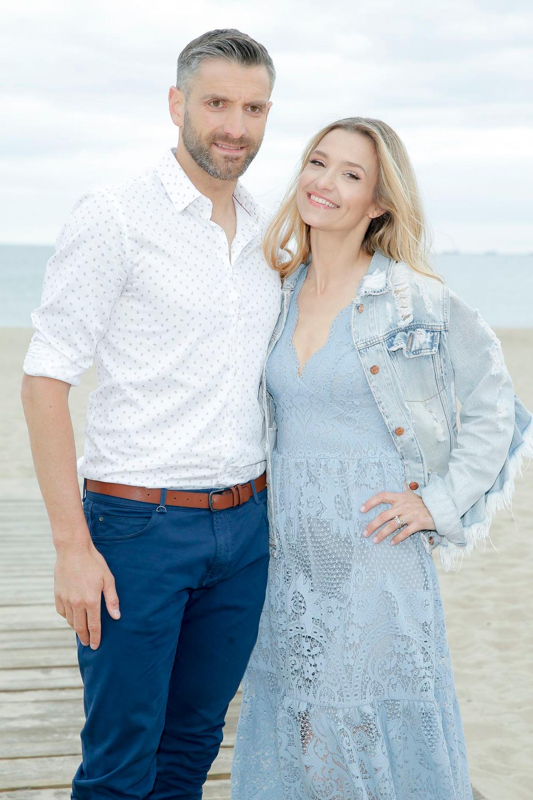 Maciej Dowbor i Joanna Koroniewska w objęciach