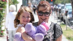 Alyson Hannigan rozpieszcza córeczkę! (foto)