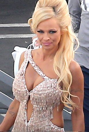 pamela-anderson-5-R1