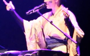 Amanda Palmer nago kpi z Daily Maila (VIDEO)