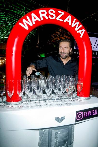 Ukochana Tomasza Iwana zorganizowała kolejny wernisaż: Rafał Brzozowski, Paulina Smaszcz, Katarzyna Paskuda…