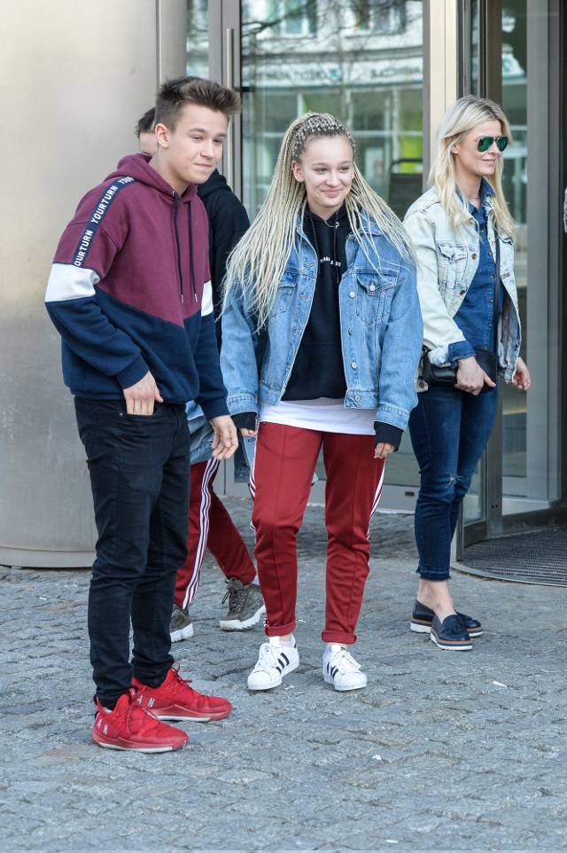 Mandaryna chwali się dziećmi przed studiem DDTVN! Ale WYROSŁY!