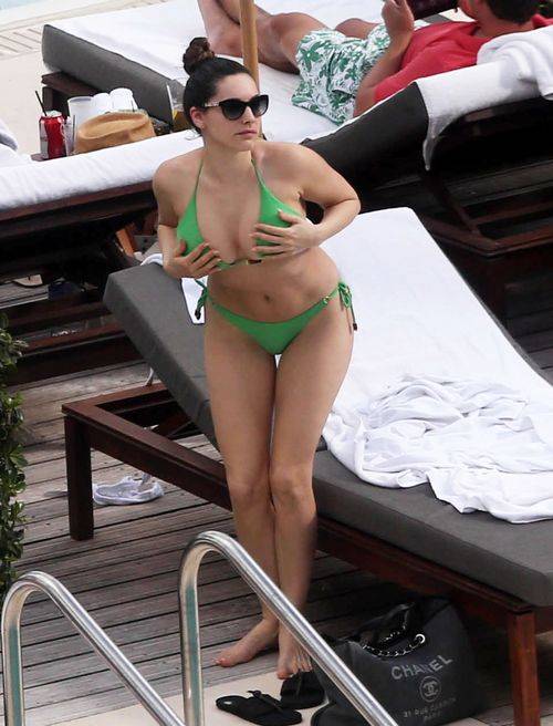 Kelly Brook w bikini bez retuszu