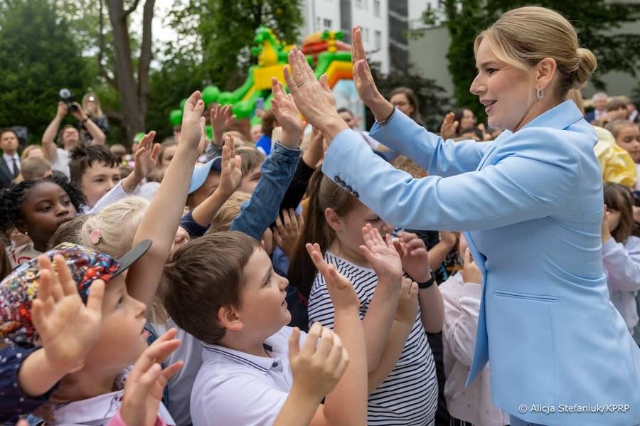 Marta Nawrocka w Dzień Dziecka świętuje z maluchami, fot. Instagram