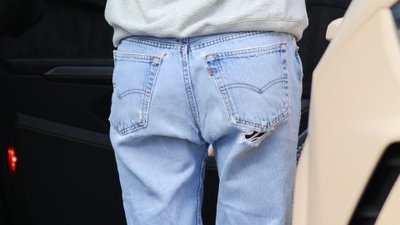 Mówią, że jest kobieca i sexy, ale CO SIĘ STAŁO z jej PUPĄ? (ZDJĘCIA)