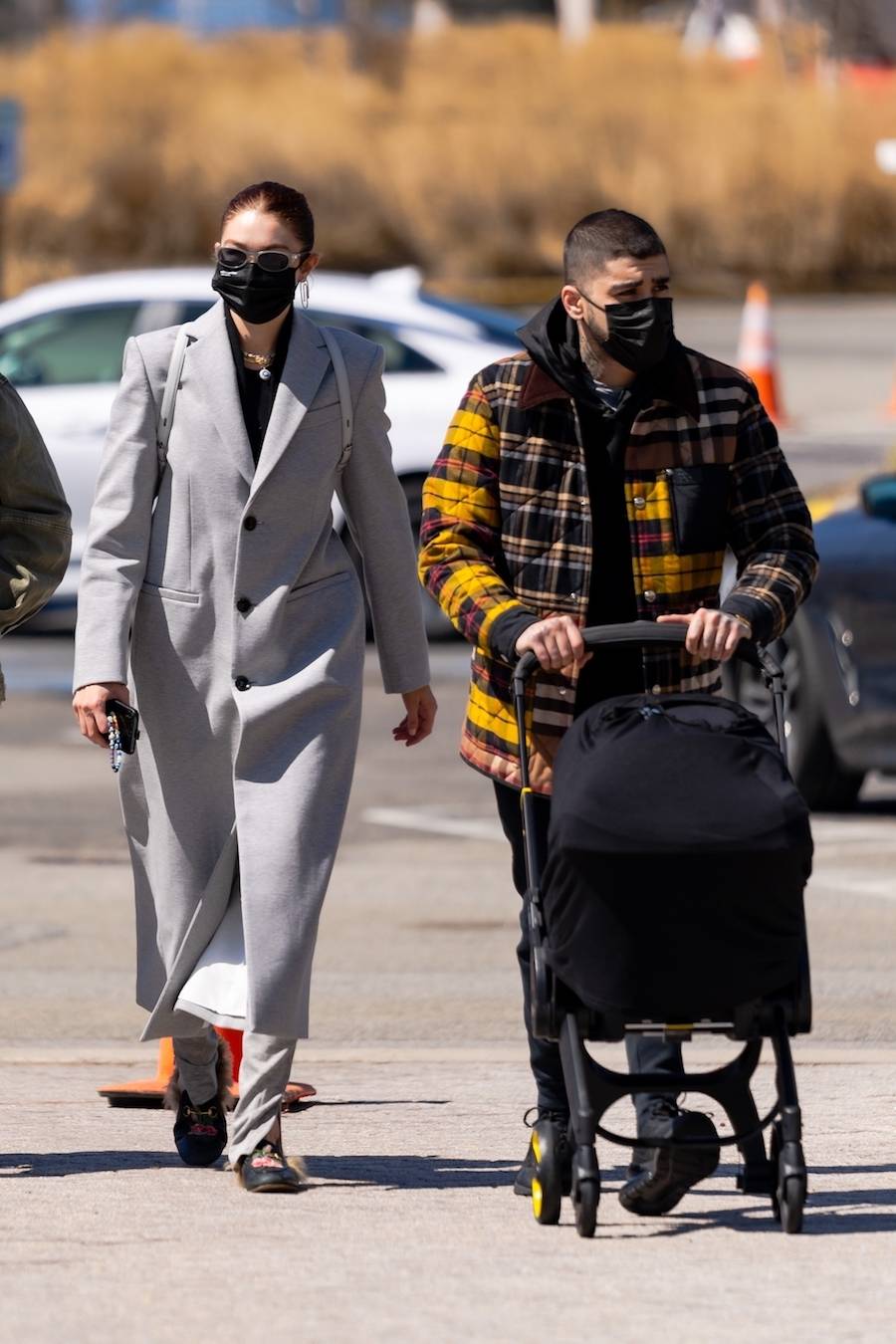 Gigi Hadid i Zayn Malik wybrali się na wycieczkę z 7-miesięczną córką (ZDJĘCIA)