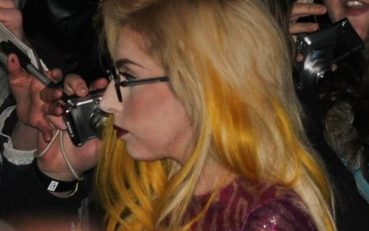 Lady Gaga jak paleta ekscentrycznego malarza (FOTO)