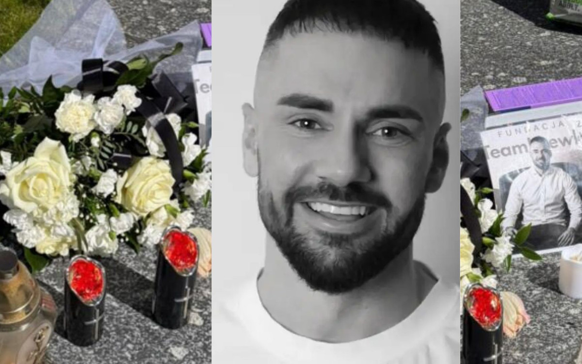 Tylko u nas! Wzruszające, co ludzie zostawiają obok zniczy i kwiatów dla posła Litewki przed Urzędem Miasta w Sosnowcu