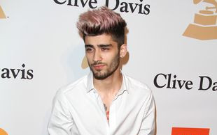 Zayn Malik bawi się w rycerza?! Na Galę MET przybył w… (VIDEO)