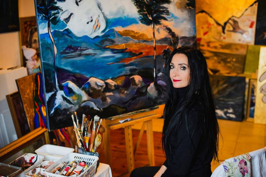 Nazywano ją “gladiatorem” Big Brothera. Dziś ma 55 lat i żyje poza show-biznesem. Co słychać u Alicji Walczak?