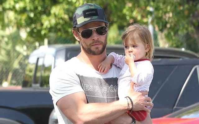 To zdjęcie Chrisa Hemswortha i jego córeczki roztopi serca