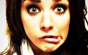 Ewa Farna cierpi na sesyjną głupawkę (FOTO)