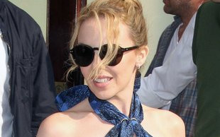 Gwiazda pokazuje pupę w reklamie [VIDEO]