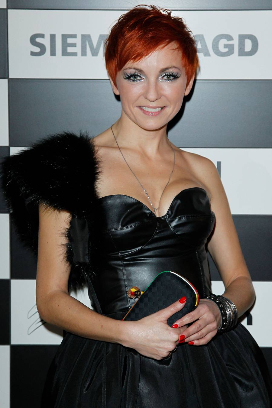 Ania Wyszkoni kariera solo