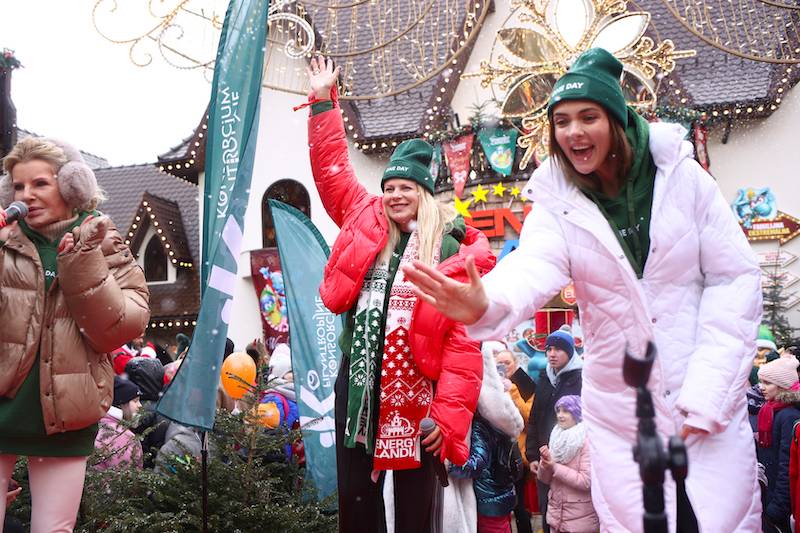 Plejada gwiazd na charytatywnej imprezie świątecznej! W śpiewającym nastroju Maria Sadowska, Marcela Leszczak (FOTO)