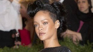 Rihanna na gali Metropolitan Museum of Art (FOTO)