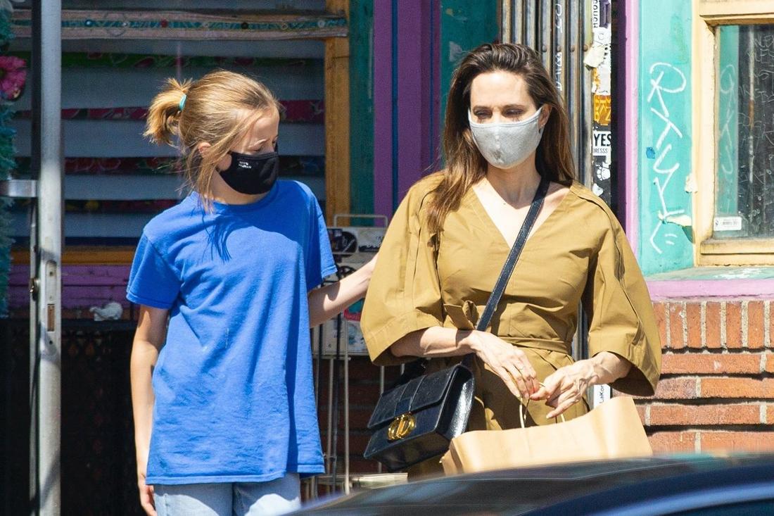 Angelina Jolie z córką Vivienne na zakupach