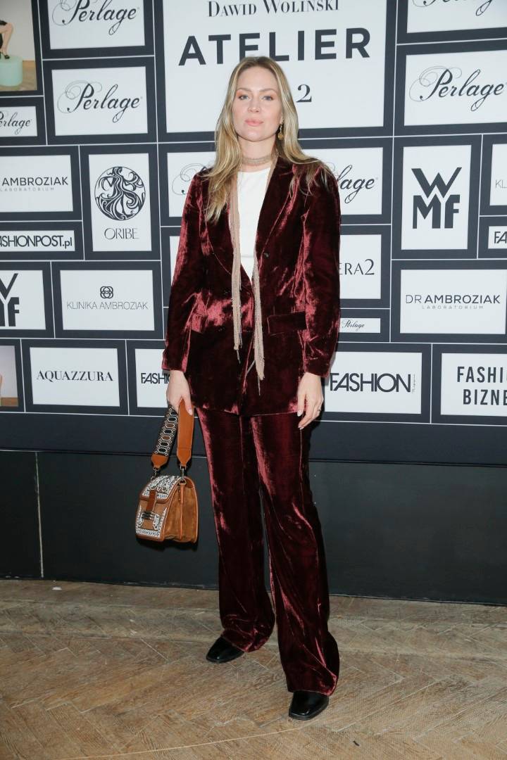 Pokaz kolekcji Dawida Wolińskiego: Małgorzata Kożuchowska z odkrytymi plecami, Natasza Urbańska i jej zgrabne nogi