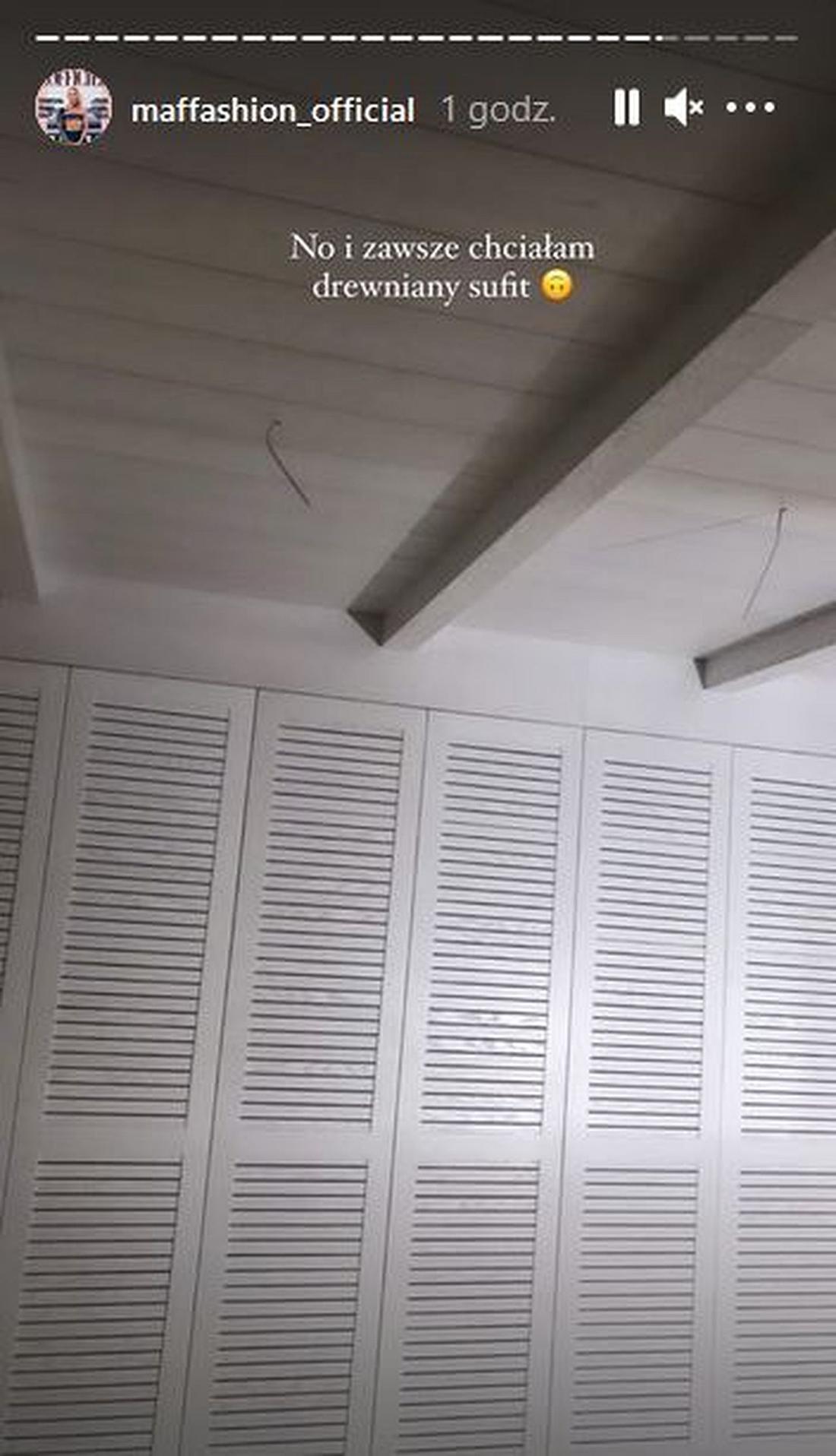 Drewniany sufit w mieszkaniu blogerki