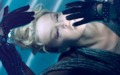 Kylie Minogue – zobacz teledysk do Get Outta My Way