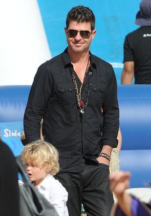 ffn-thicke-robin-vm-101814-51561856-ggg-R1