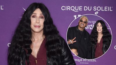 WOW! Cher ze swoim 40 lat młodszym chłopakiem i jego synkiem na czerwonym dywanie (FOTO)