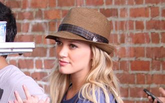 Hilary Duff na planie Plotkary (FOTO)