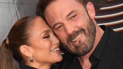 Jennifer Lopez całuje się z Benem Affleckiem na premierze filmu “Flash”. Ktoś mówił o kryzysie?!