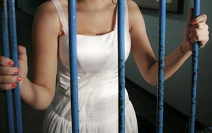 Paula Marciniak kręci klip w więzieniu (FOTO)